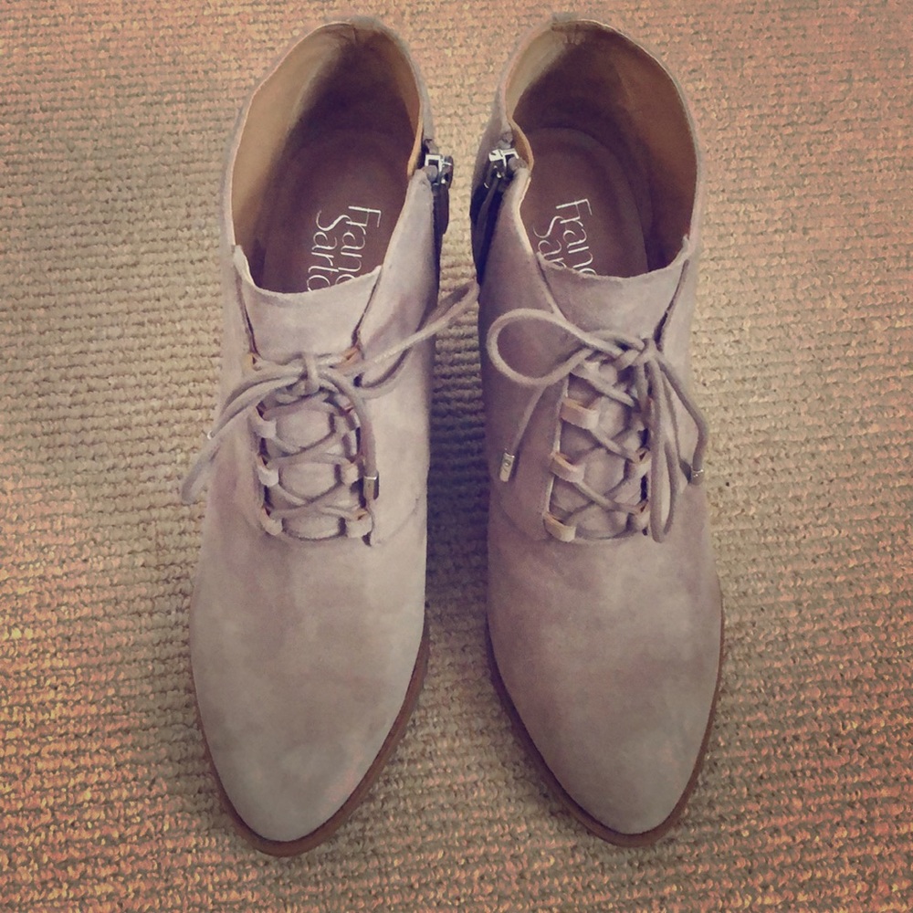NWOT Franco Sarto Lennon Suede Booties